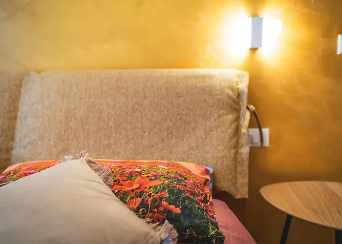 San Giusto Elegante Bilocale Con Balcone E Vista Apartment *