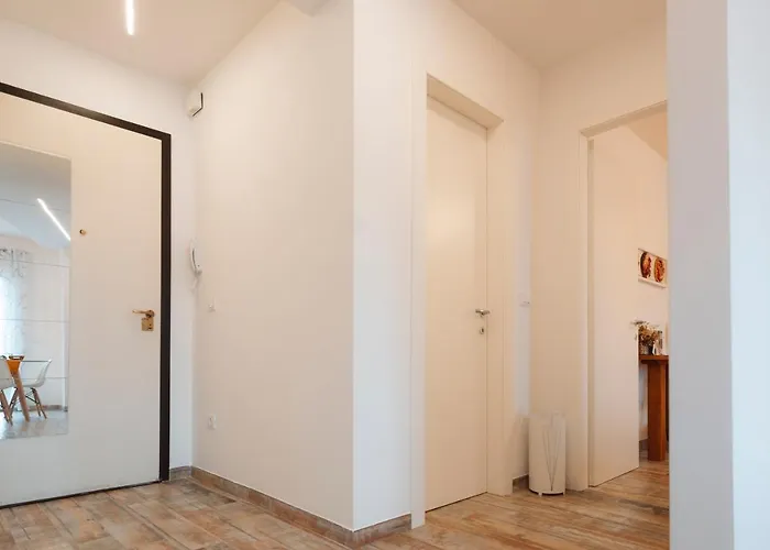 San Giusto Elegante Bilocale Con Balcone E Vista Apartment Trieste